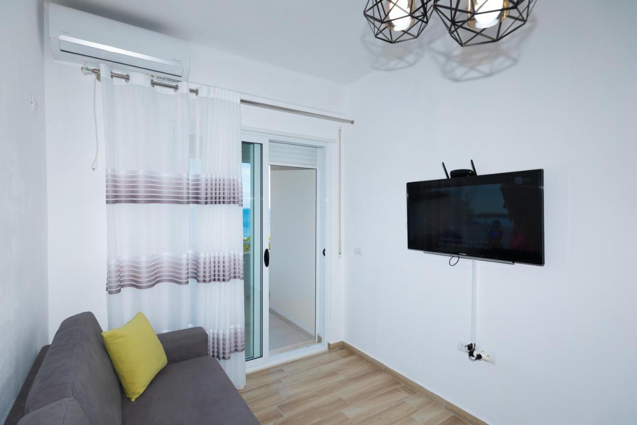 Seaview Apartments Vlore Bagian luar foto