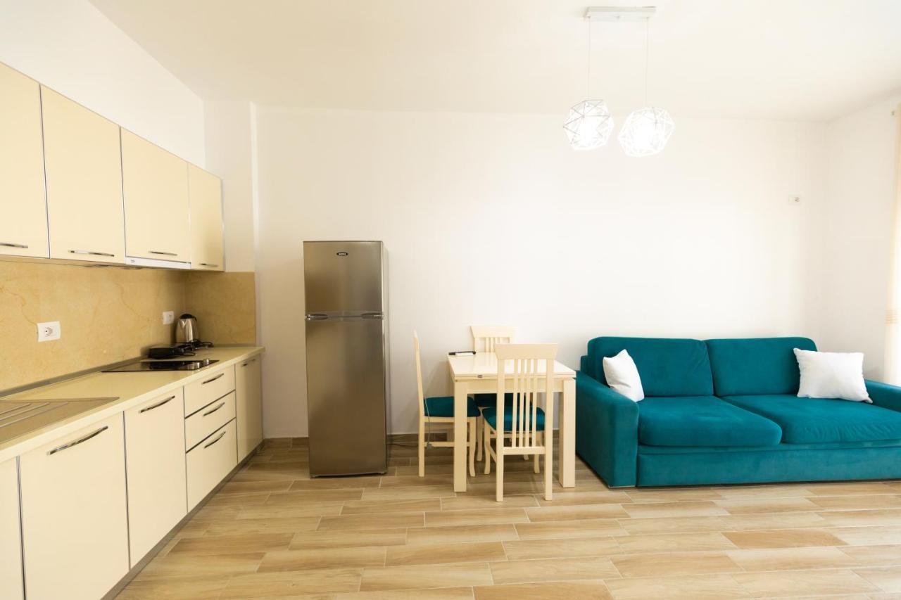 Seaview Apartments Vlore Bagian luar foto
