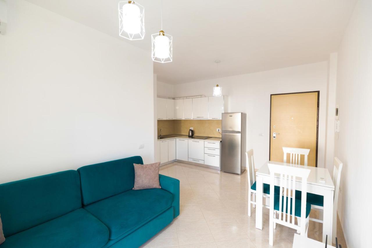 Seaview Apartments Vlore Bagian luar foto