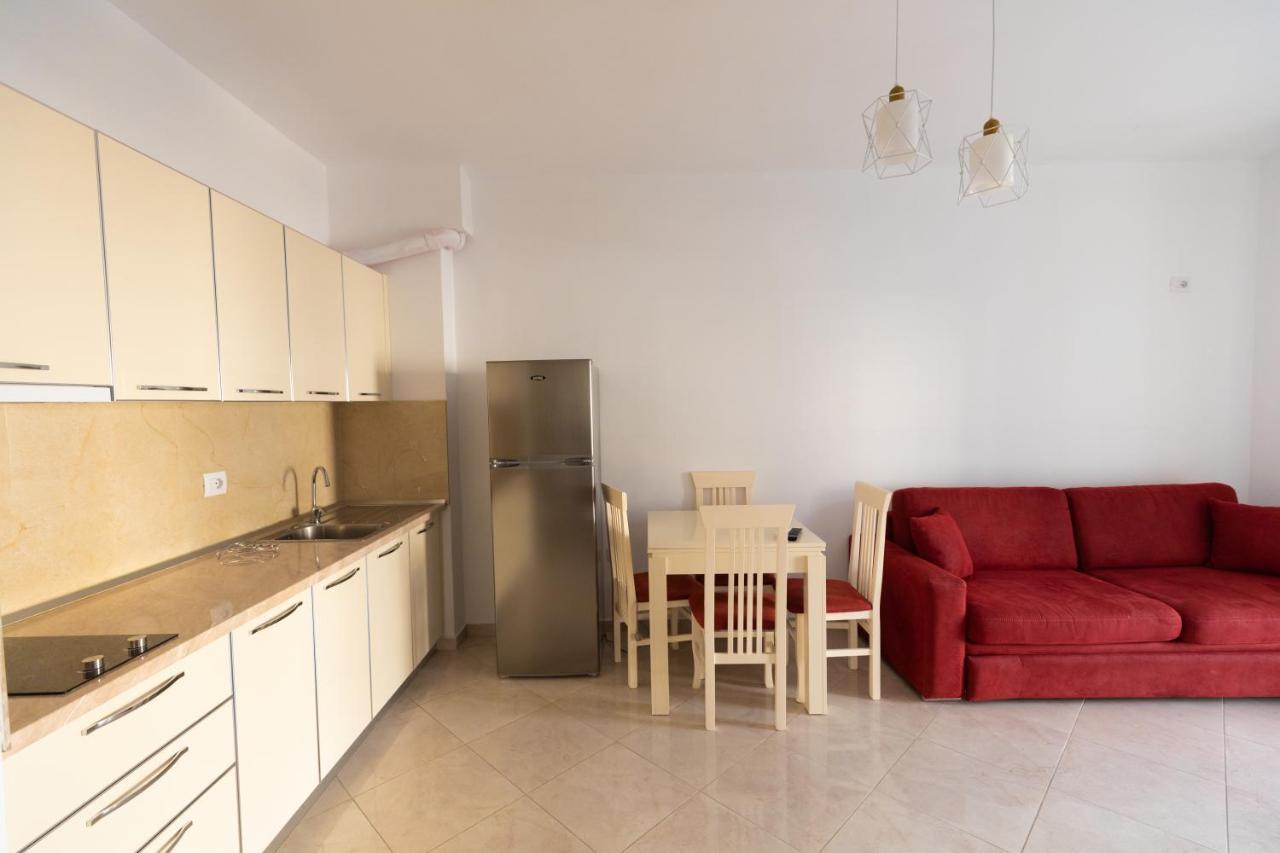 Seaview Apartments Vlore Bagian luar foto